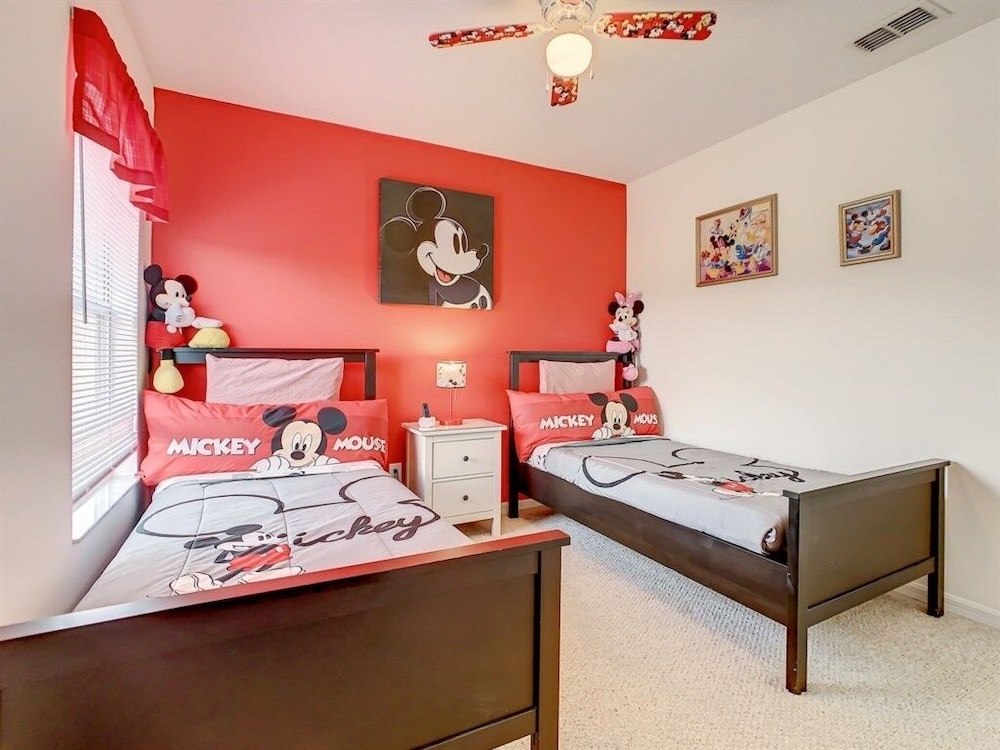 Elegant Emerald Island Getaway Pool, Spa & Games Close To Disney! 7 Bedroom Villa