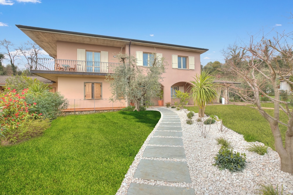 Profumo Del Garda Hilly Area and Lake vie