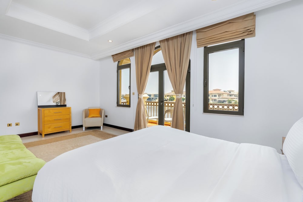 Private Palm Villa - Mint Stay