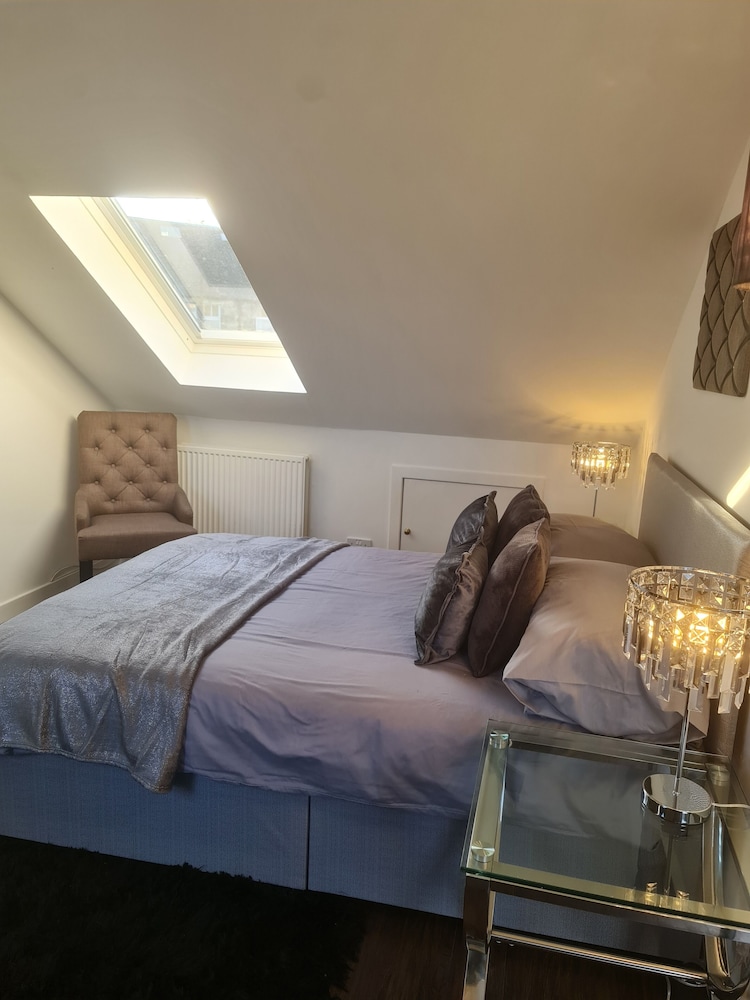 Robert The Bruce Apartment