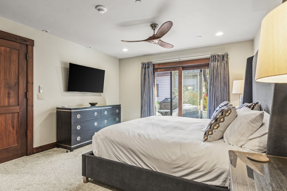The Peak At Town Lift 3 Bedroom Home