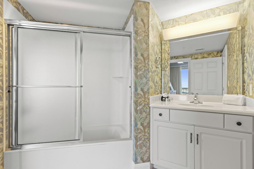 Treasure Shores3br Beachfront Corner Unit Sleeps 8 With Stunning Gulf Views!