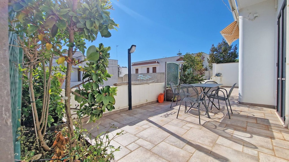 Villa Fede - 3 Bedrooms 2 Bathrooms air Conditioning by the sea