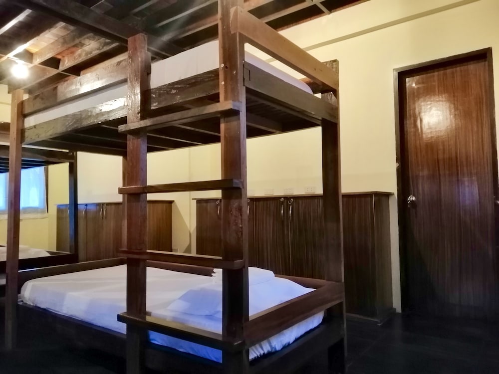 Ilakai Hostel - Adults Only view 5
