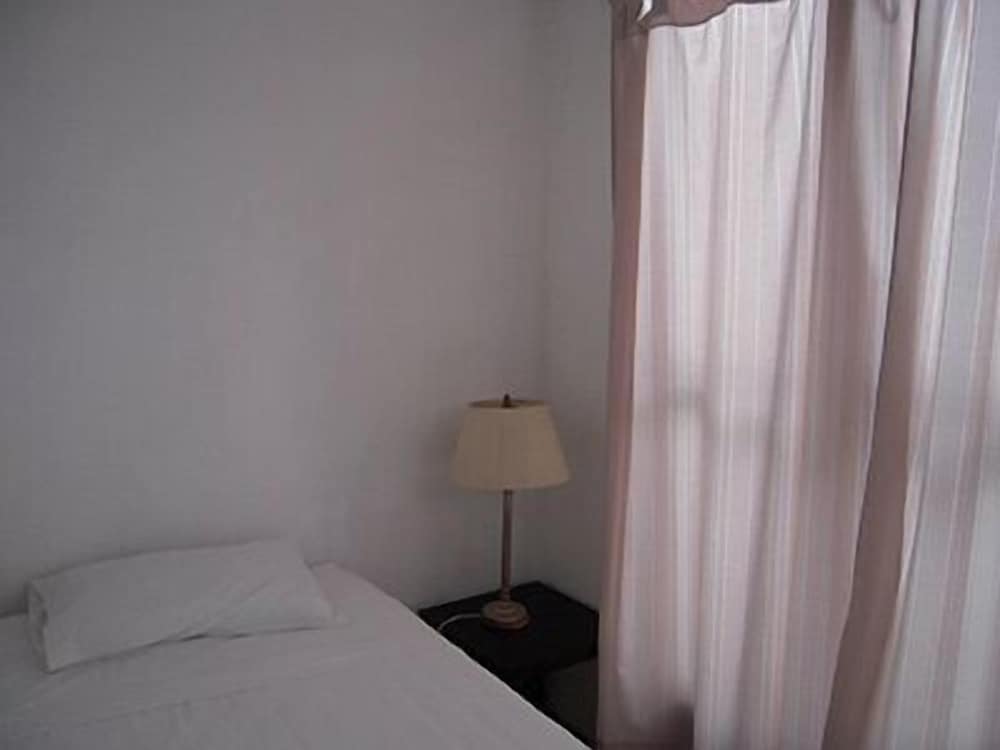 Hostal Punto 79 - Hostel