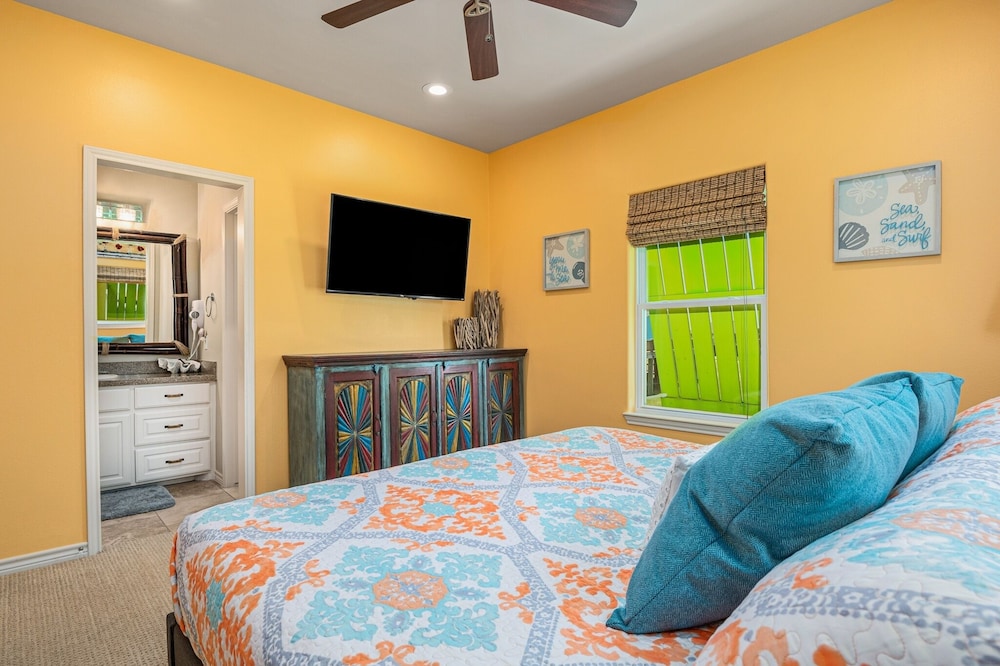 Coastal Chic Cabin 3 Bedroom Home by Redawning