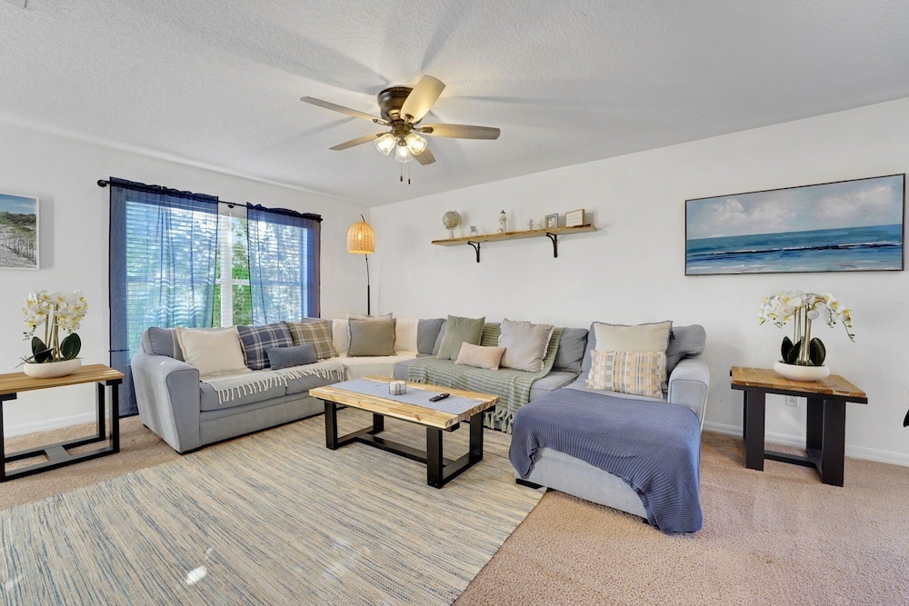 310hc-west Haven 5 Bedroom Home