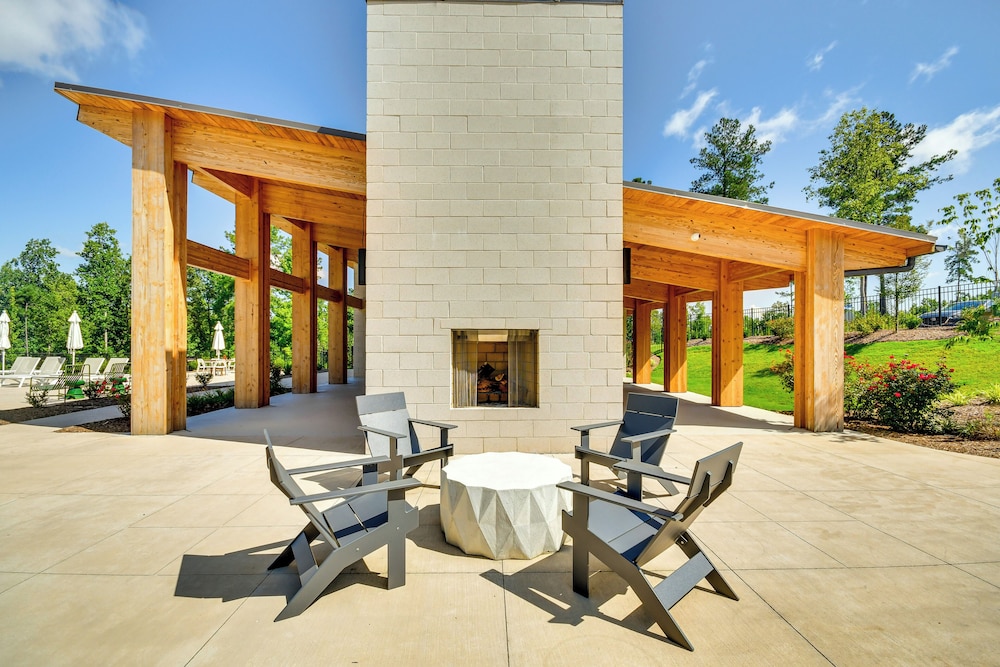 Gated Community w/ Perks: North Carolina Hideaway