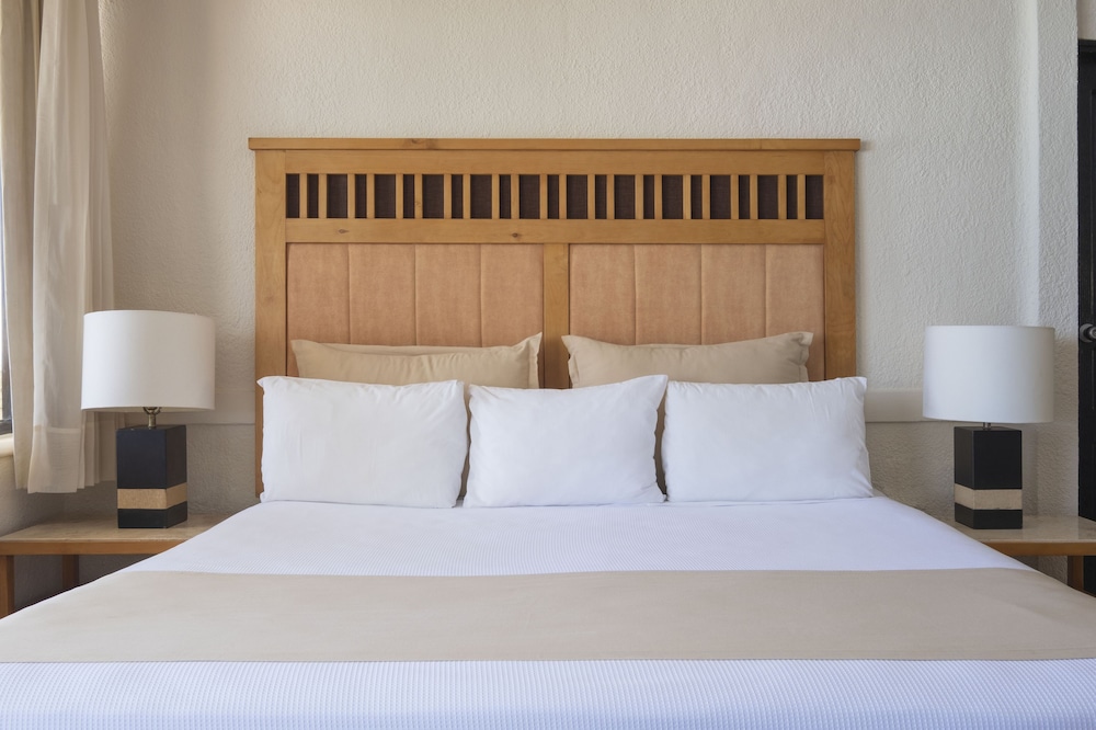 Hotel NYX Cancun All Inclusive