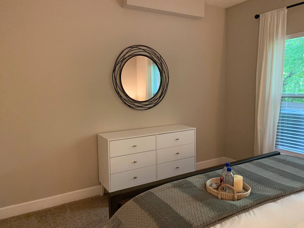 Polaris King Flat Pet-friendly Nature Views