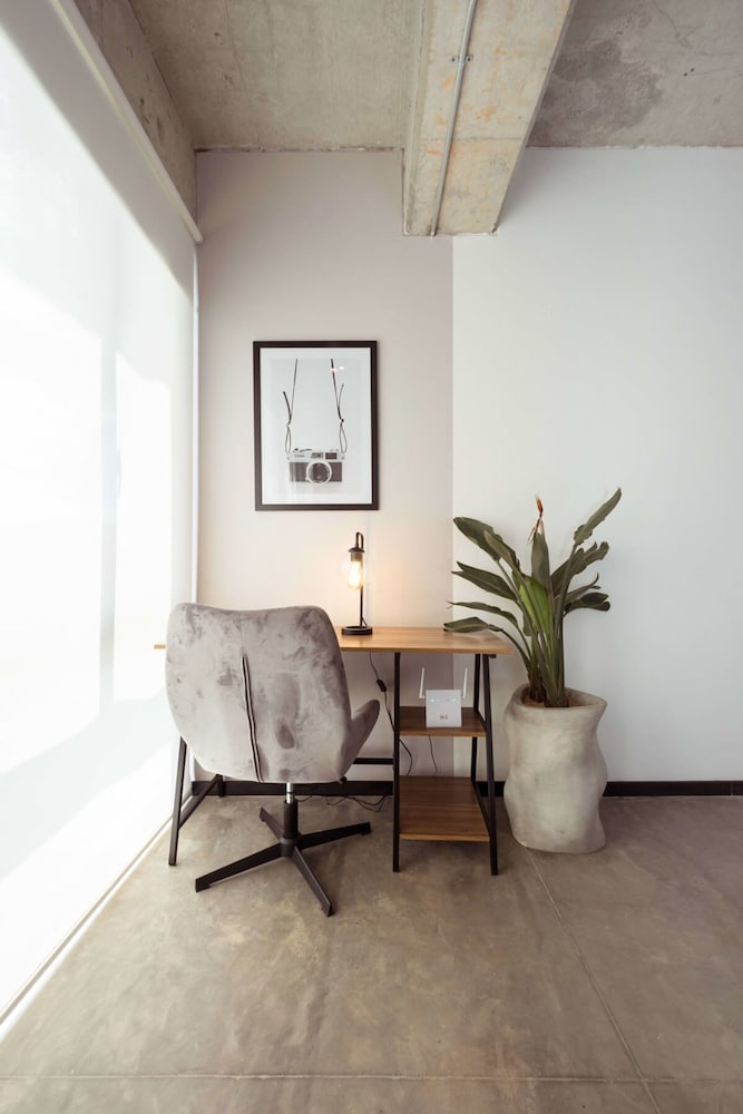 w Lush Loft in Laureles