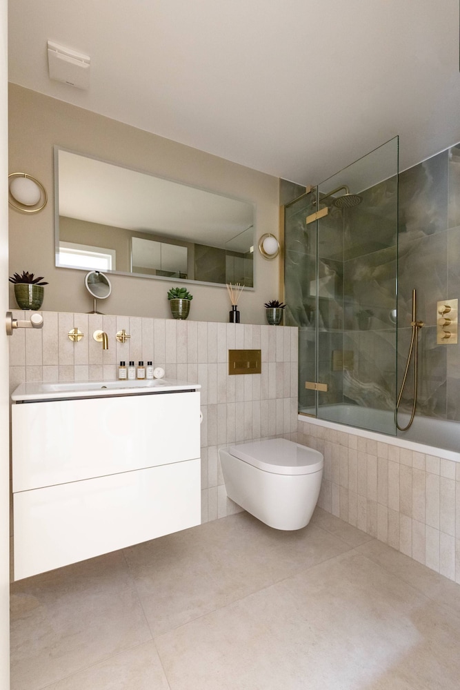 Culford Gardens III by Onefinestay