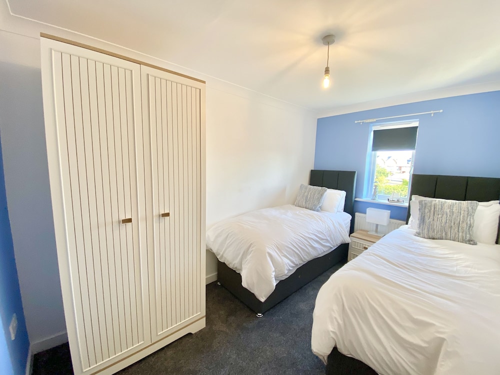 Modern 2 Bed Apartment on Northumberland Coastline view 3