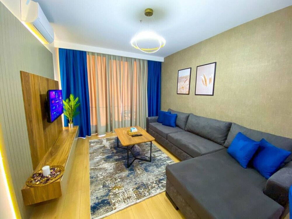 Modern 1 1 Apartment With Terrace - Core Living