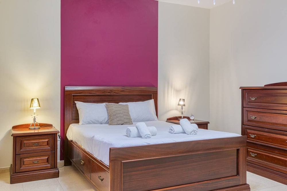 St James the Traditional 4-bed Townhouse Terrace