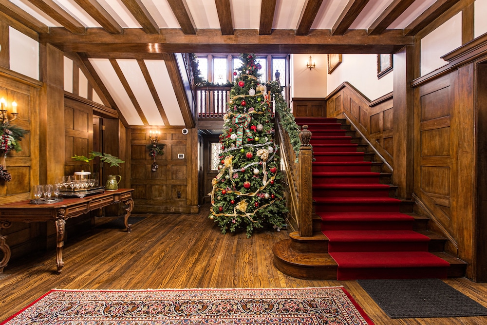 Frederick Stearns House Historic Inn