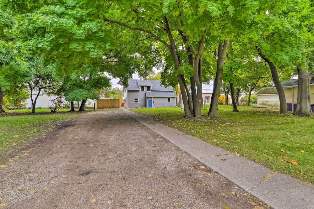 Mount Pleasant Vacations - Central Mount Pleasant Retreat w/ Patio  Grill! - Property Image 9