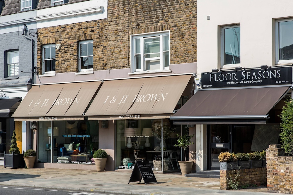 Gironde Road by Onefinestay
