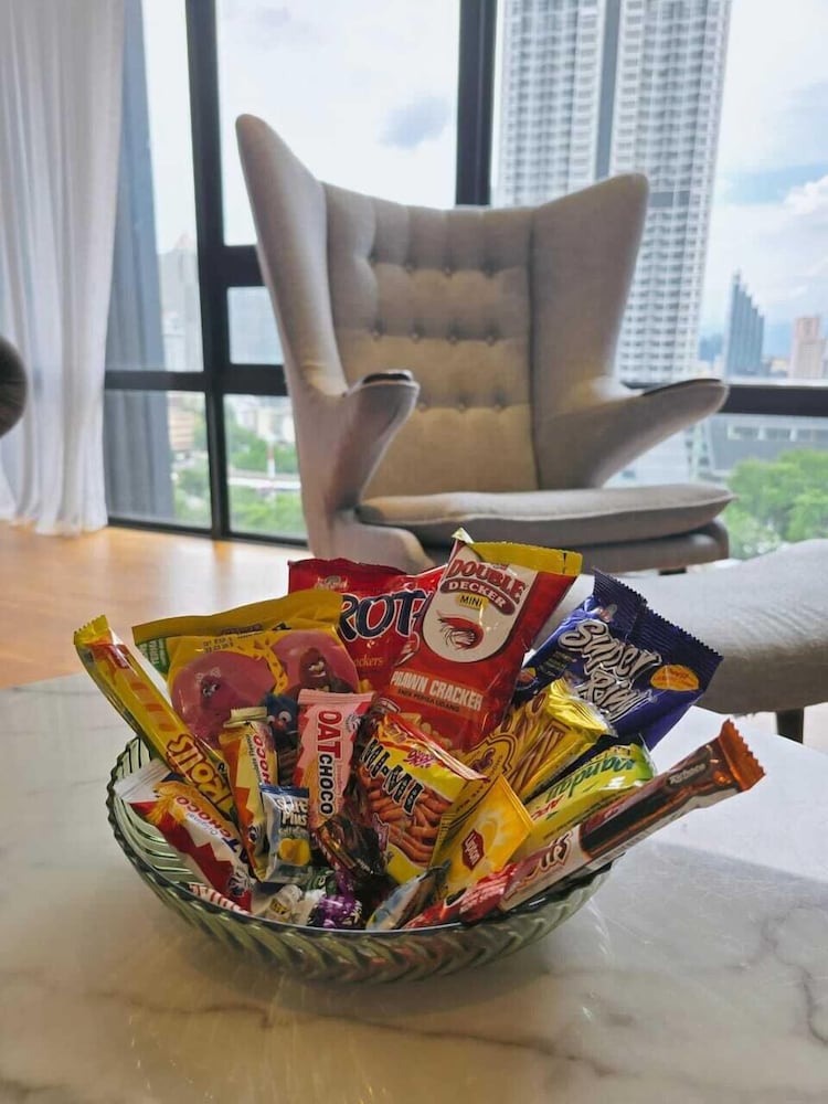 Comfy Studio Anggun KLCC 2PAX Netflix