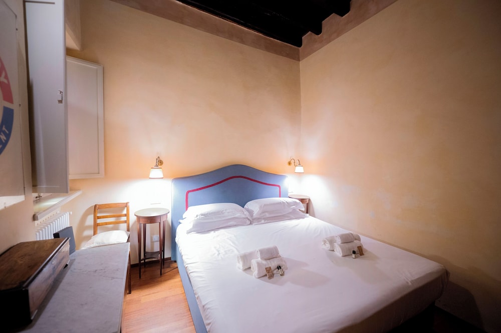 Campo De' Fiori Apartments