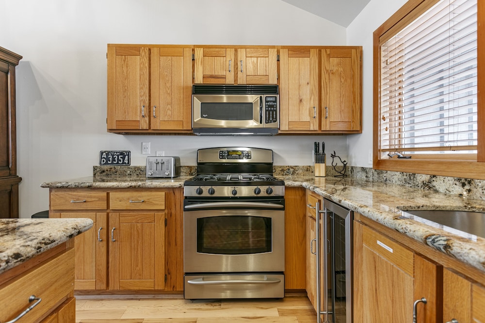 11 - Two Bedroom with Spa Enclave 2 Condo