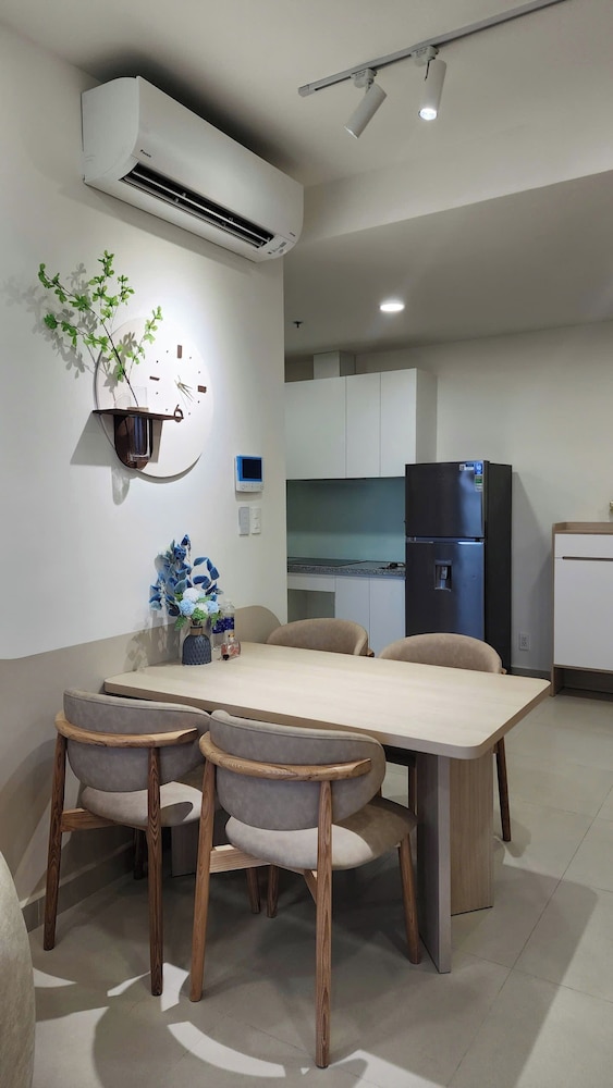 Homie's The Glory Apartment