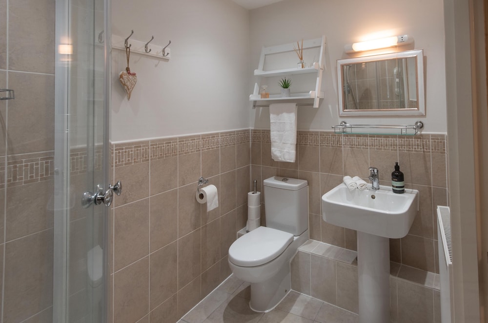 Modern 2-Bed Flat In Tavistock Centre