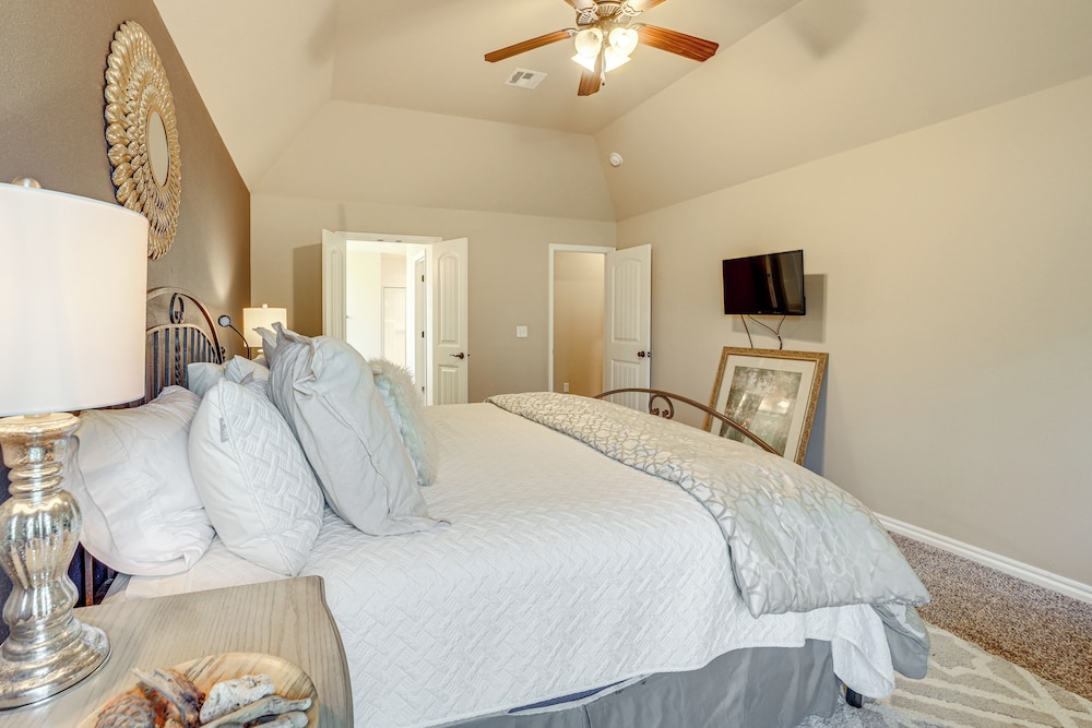 Tulsa Area Retreat w/ Trail Access + Private Patio