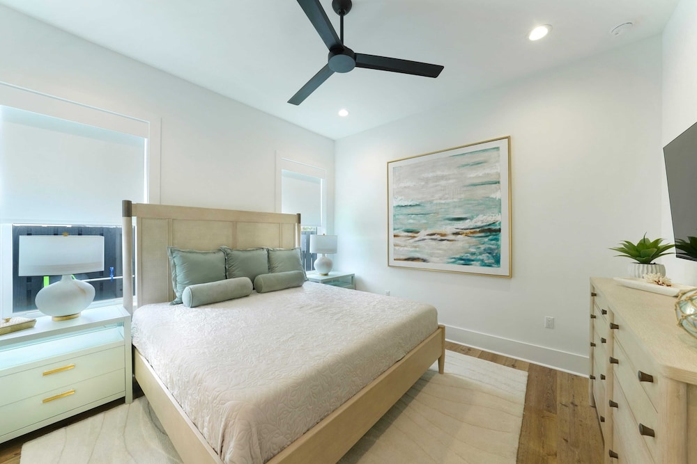 30A Serenity Skies by Avantstay Sleeps 19 Pool + Golf Cart