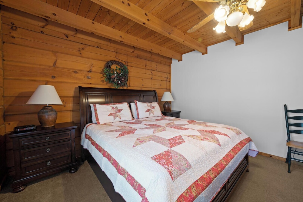Country Pines Lodge