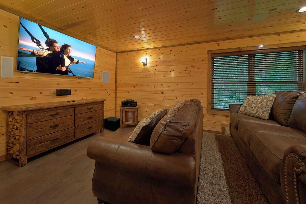 Adventure Lodge