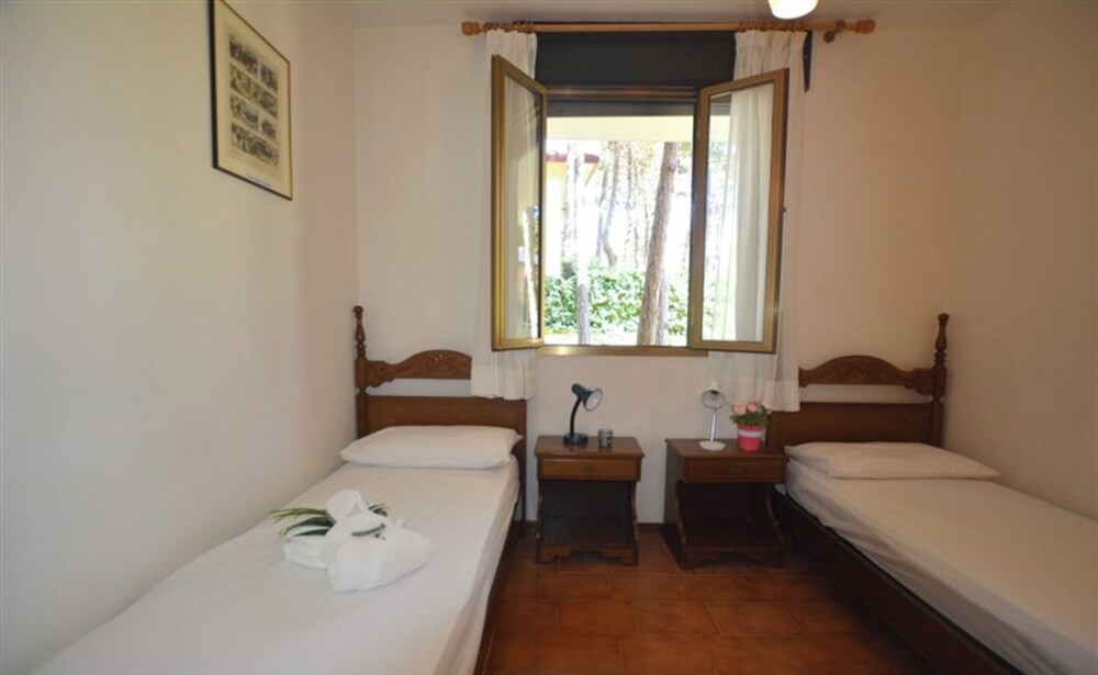 Cozy Apartment With Fenced Garden in Lignano Sabbiadoro