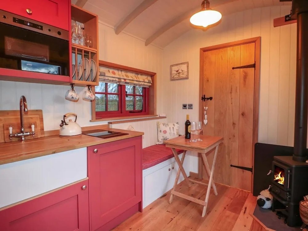Shepherd's Lodge- Wood Burner- Hottub- Wellnessspa