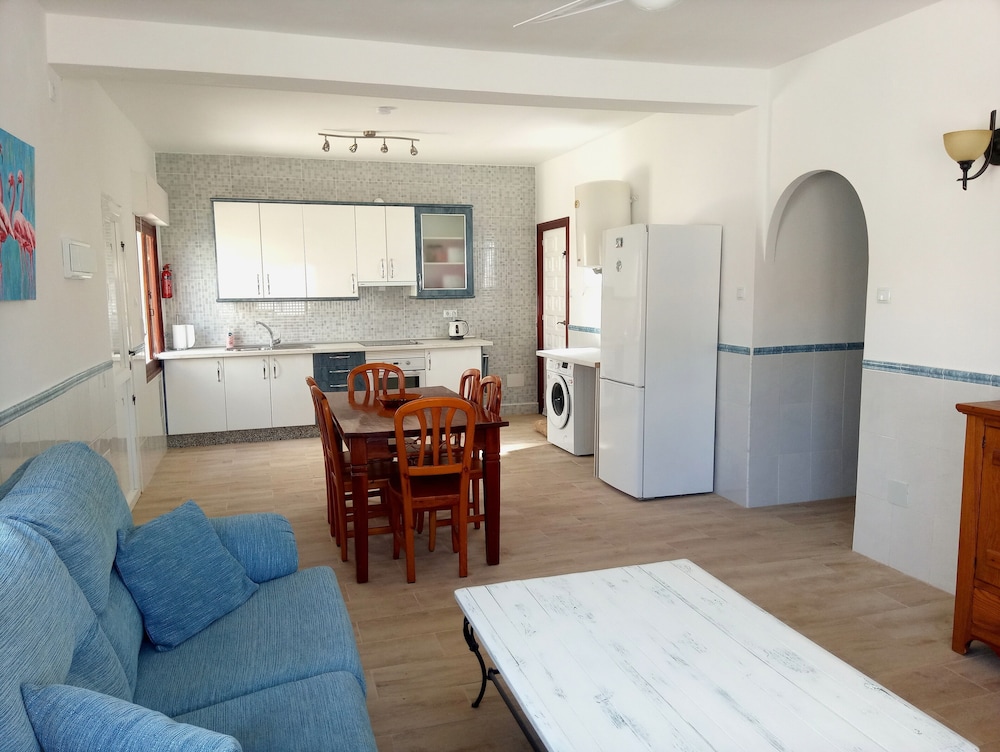 Beachfront House,sea Views Near Historic Cartagena