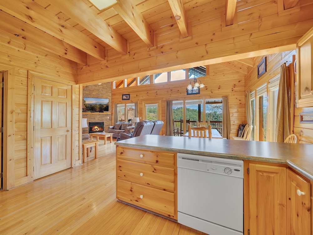 Ern860 - Cozy Bear Overlook 4 Bedroom Cabin