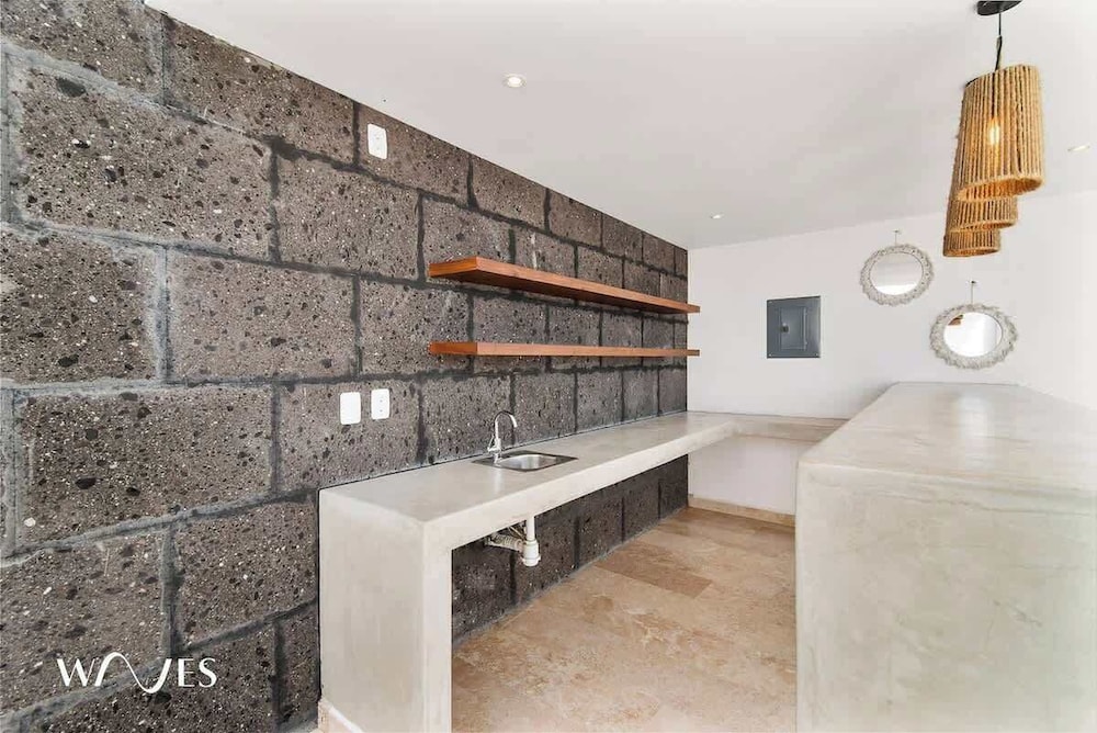 Colorful Perfect Located 2 Br. W/great Amenities