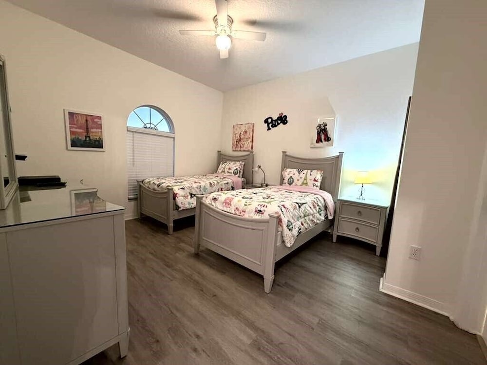 Pool •Spa •Game Rm •10 min Disney-Fun Disney Oasis