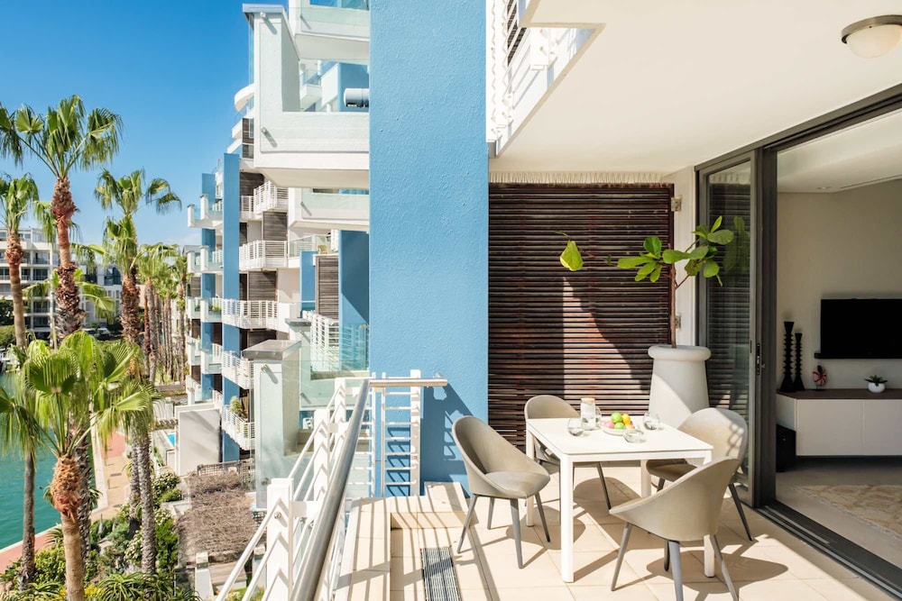 Stylish Retreat With Marina Views at Juliette 307 view 3