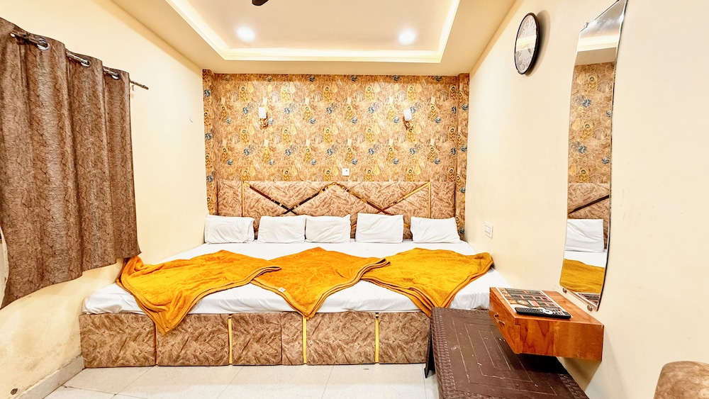 Premium Hotel Sipra near Mahakal Temple