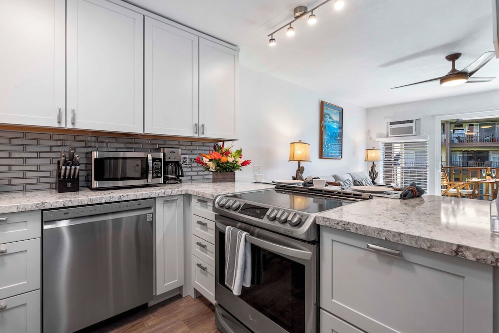 Beautifully Updated Oceanfront Condo - AC - Concierge Included - Vrkcv