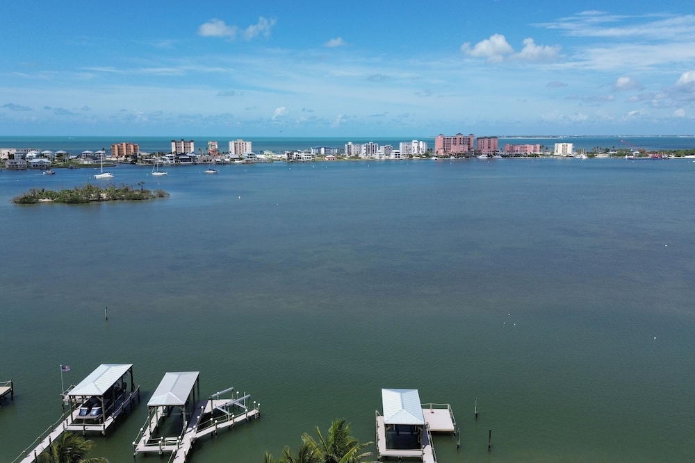 1 Mi to Fort Myers Beach Access! Chic Coastal Home