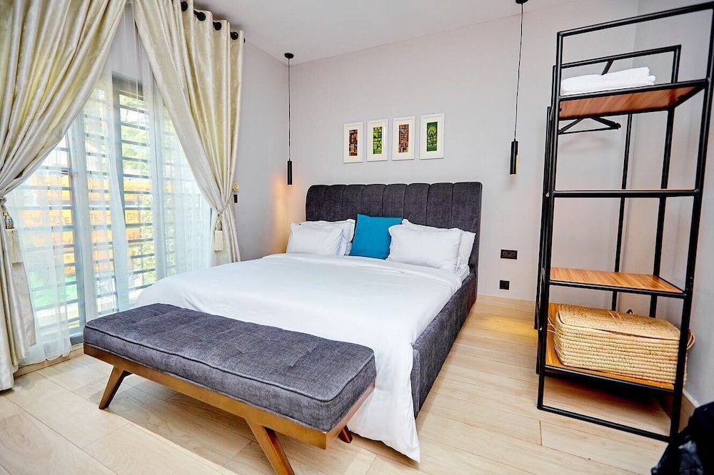 Casa- Grey Apartments
