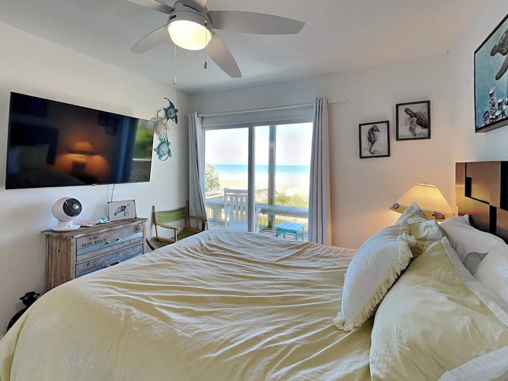 Livin' the Ruff Life by Topsail Realty