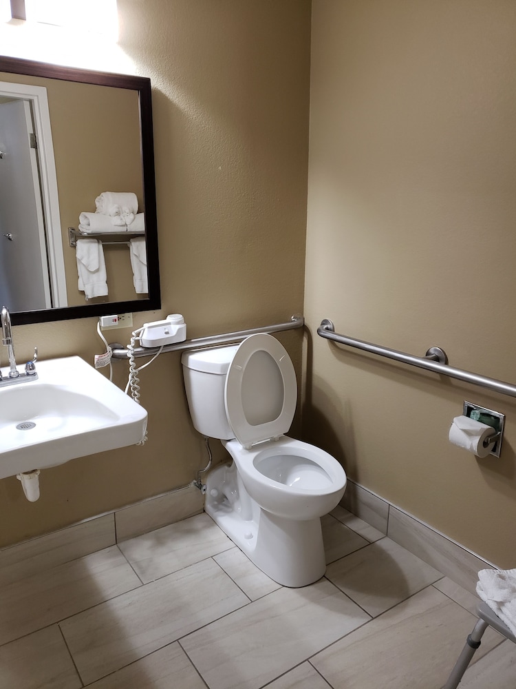 Lexington Vacations - Clarion Hotel Conference Center - North - Property Image 61