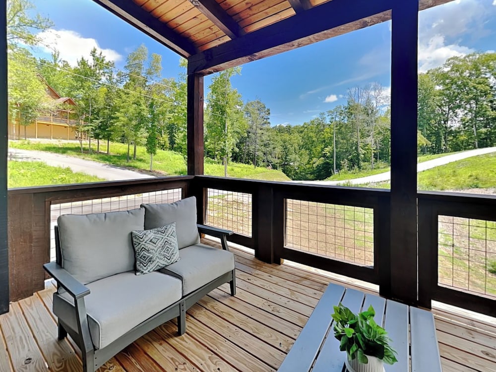 Smoky Ridge Sanctuary by Jackson Mountain Rentals