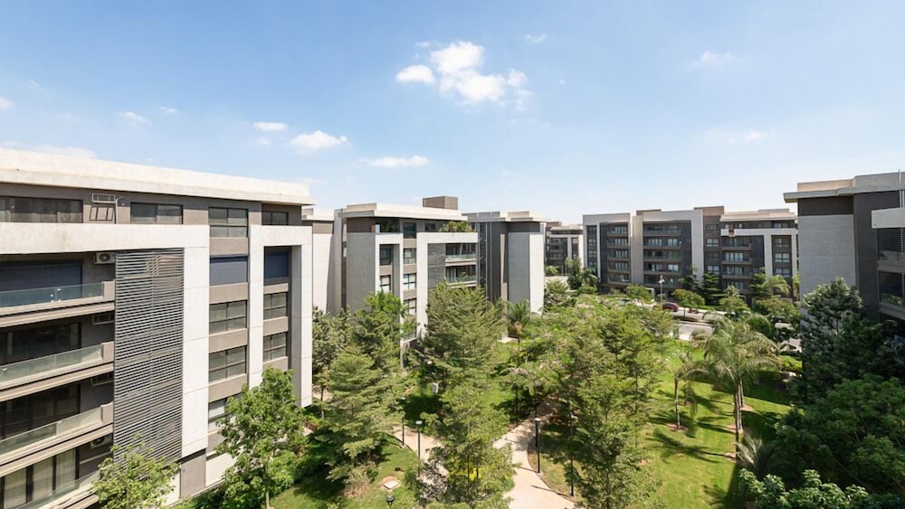 Madinaty Modern 3BR with Garden Views