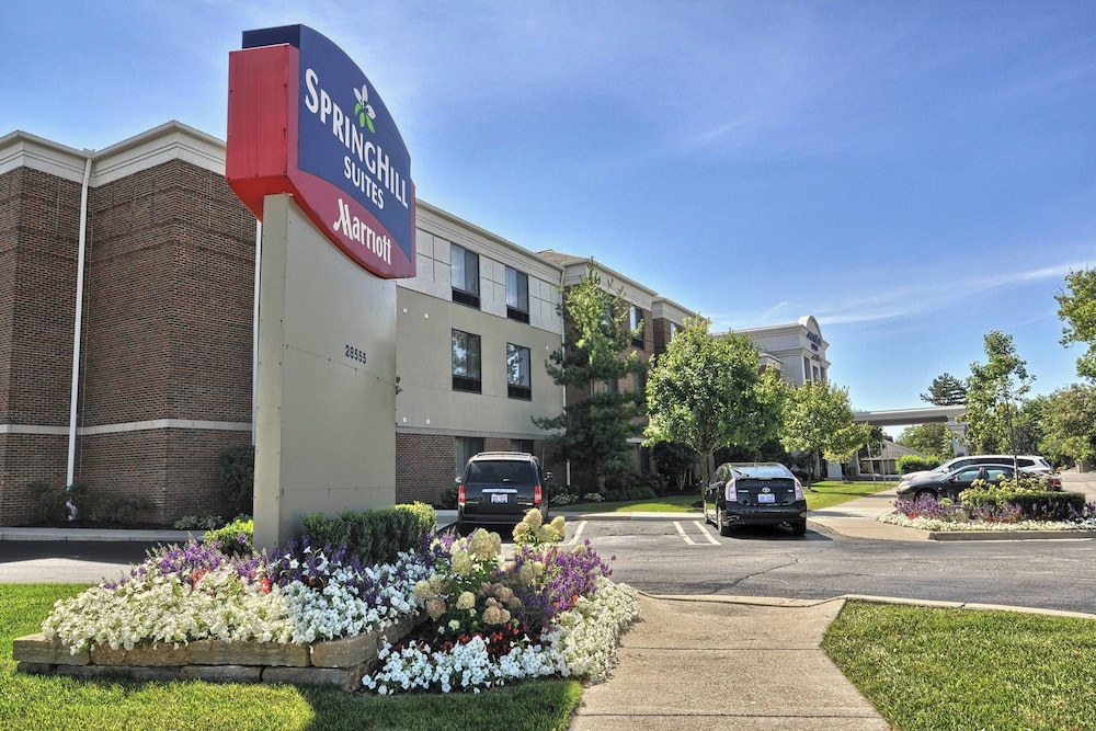 SpringHill Suites Detroit Southfield - Property Image 3