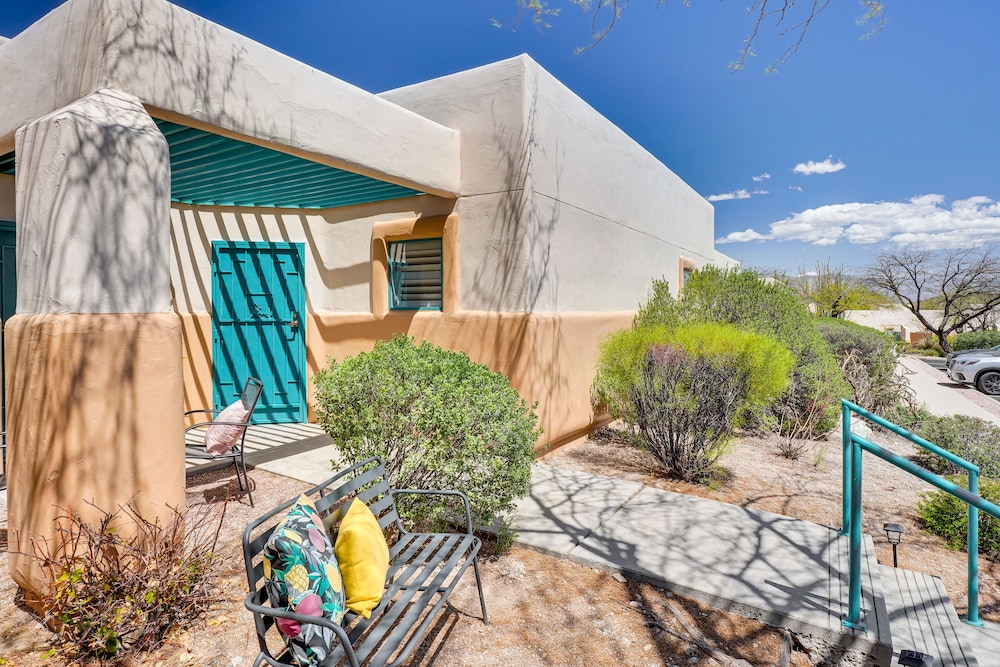Epic Tucson Rental w/ Golf Course & Mtn Views! view 5