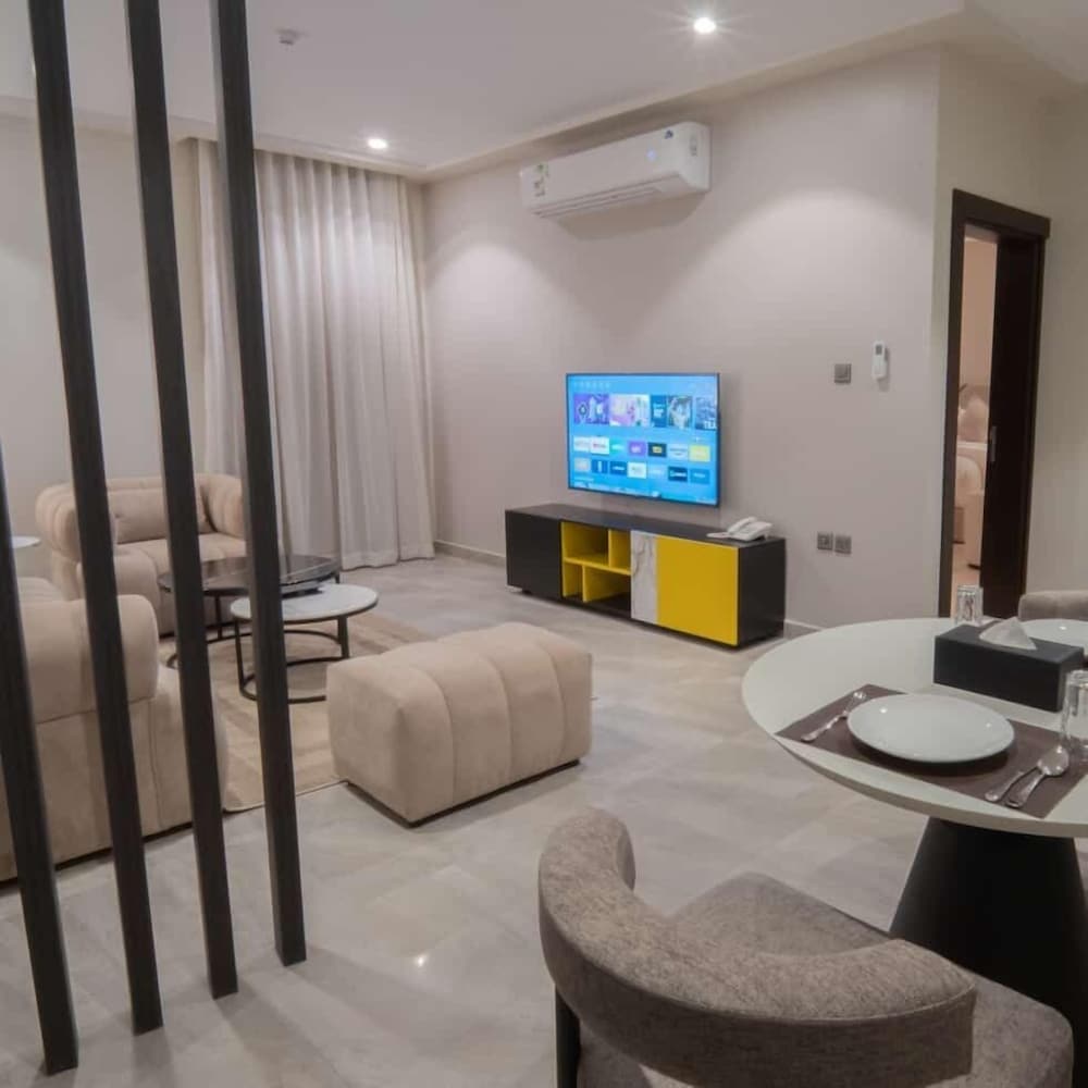 Orient Jewel for the serviced apartments - جوهرة الشرق للشقق المخدومة