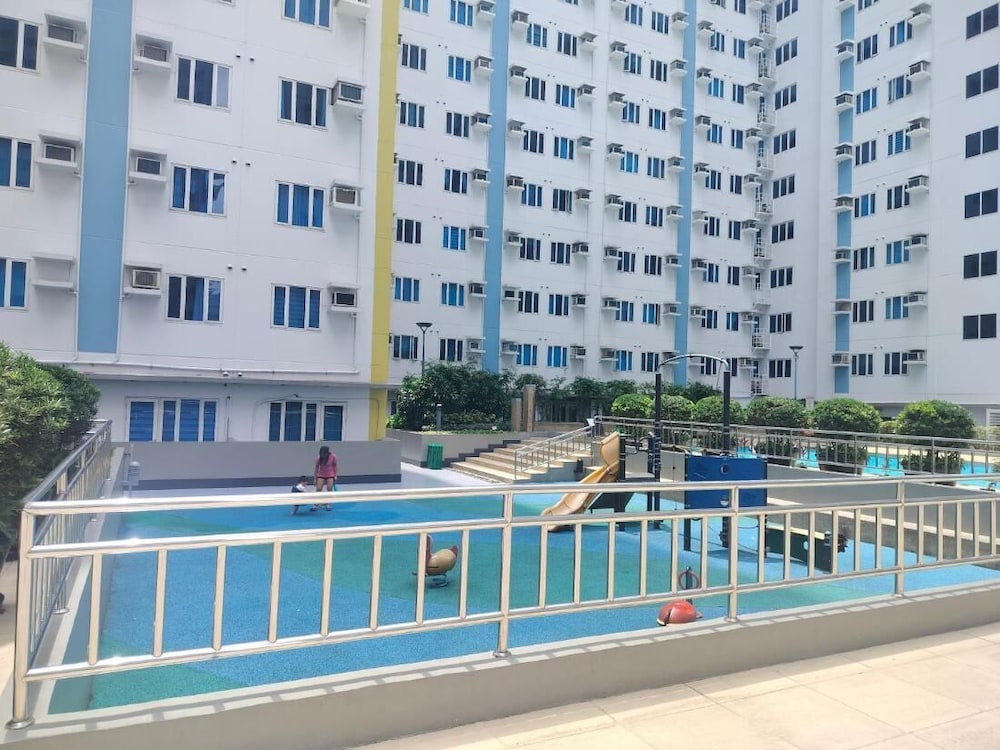Cozy City View Condo in Quezon City - Your Home Away From Home